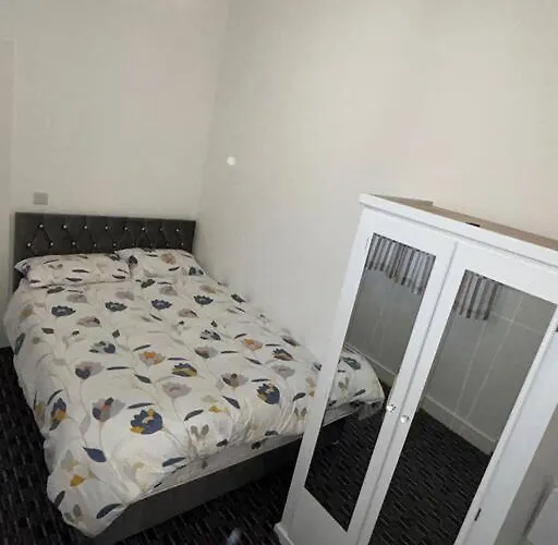 Modern 1 Bed In Salford