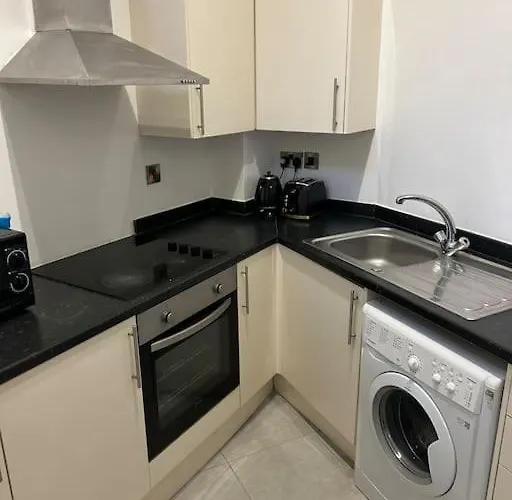 Modern 1 Bed In Salford